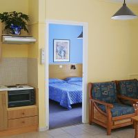 daphne hotel apartments