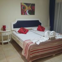 royal blue hotel & spa