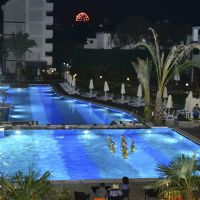side valentine resort & spa