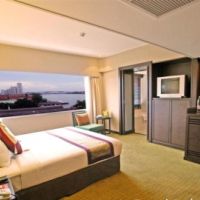 ramada plaza menam riverside
