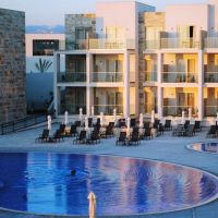 amphora hotel & suites 4 *