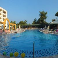tuntas family suites kusadasi