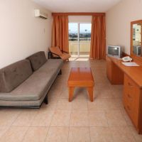 tuntas family suites kusadasi