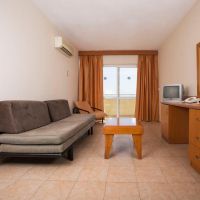 tuntas family suites kusadasi