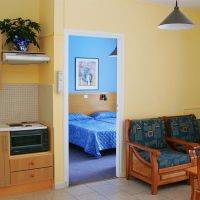 daphne hotel apartments