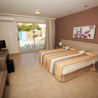 crystallo apartments