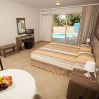 crystallo apartments