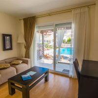 blue bay hotel (afitos)