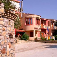 castella beach hotel