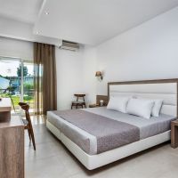 bomo iris hotel siviri