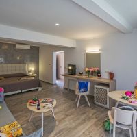 lagomandra beach & suites