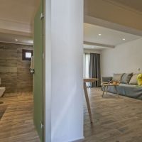 lagomandra beach & suites