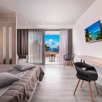 lagomandra beach & suites