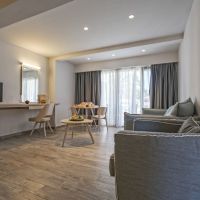 lagomandra beach & suites