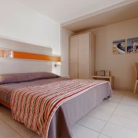 lagomandra beach & suites
