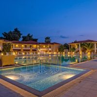 lagomandra beach & suites