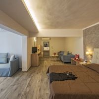 lagomandra beach & suites