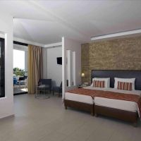 lagomandra beach & suites