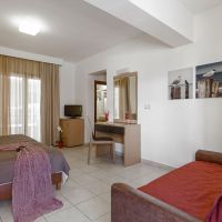 lagomandra beach & suites
