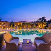 lagomandra beach & suites