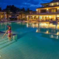 lagomandra beach & suites