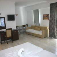 naias hotel