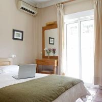 pella hotel