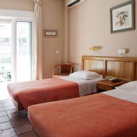 pella hotel