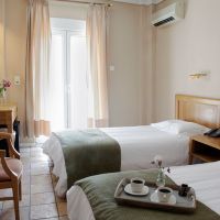 pella hotel