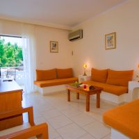 porfi beach hotel