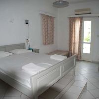 renia apartments