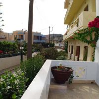 renia apartments