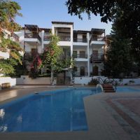 renia apartments