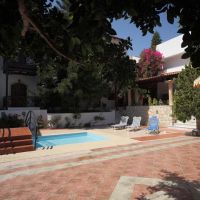 renia apartments