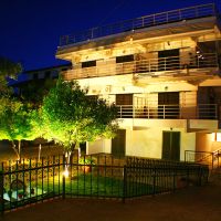 salonikiou beach deluxe apartments