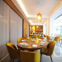 atrium ambiance hotel