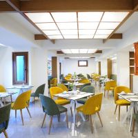 atrium ambiance hotel