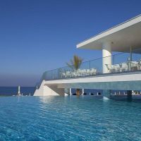 king evelthon beach hotel