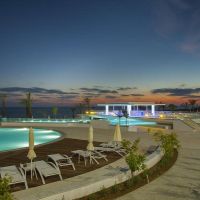 king evelthon beach hotel