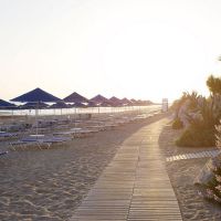 aquila rithymna beach