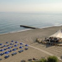 aquila rithymna beach