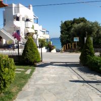 leonidas apartments апартаменты