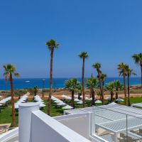 leonardo crystal cove hotel & spa