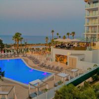 leonardo crystal cove hotel & spa
