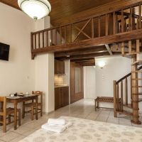 elina hotel apartment