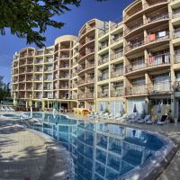 luna_golden sands