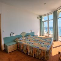 luna_golden sands