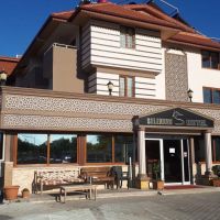 selenium hotel