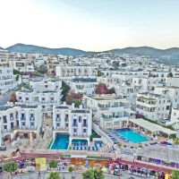 sky vela hotel