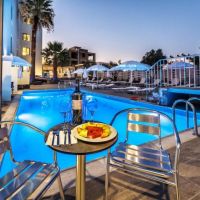 pollis hotel